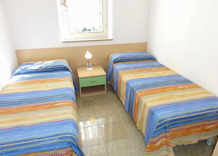 Daire Quiet With Garden